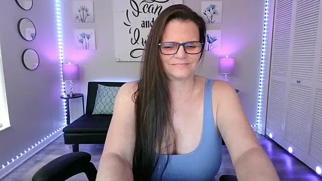 ClassySamantha live cam on StripChat