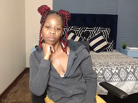 QUEENMANDYY