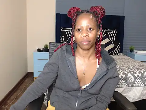 QUEENMANDYY webcam