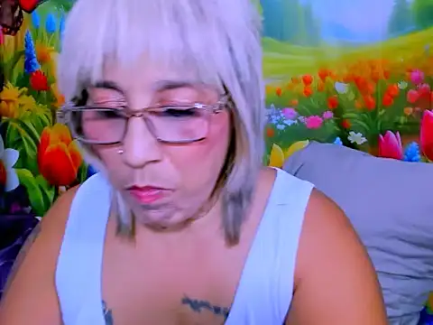 indianroxy webcam