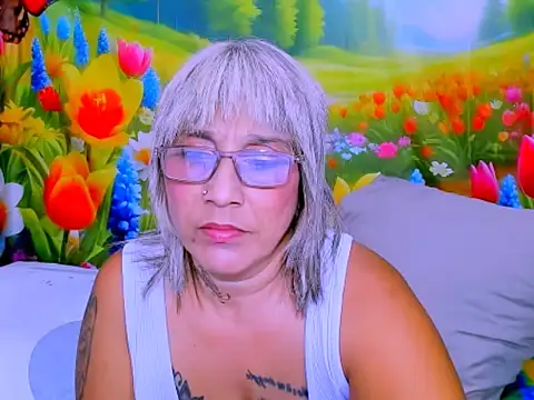 indianroxy webcam