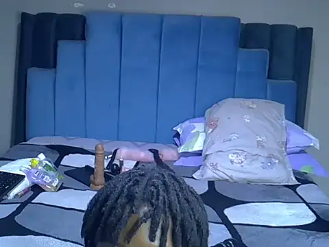 melanin_moon live cam on StripChat