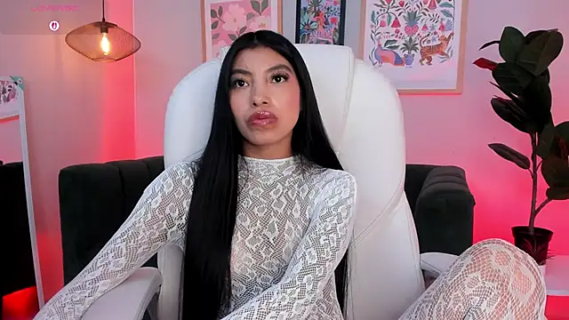 Tiffany_Low webcam