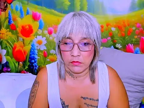 indianroxy webcam
