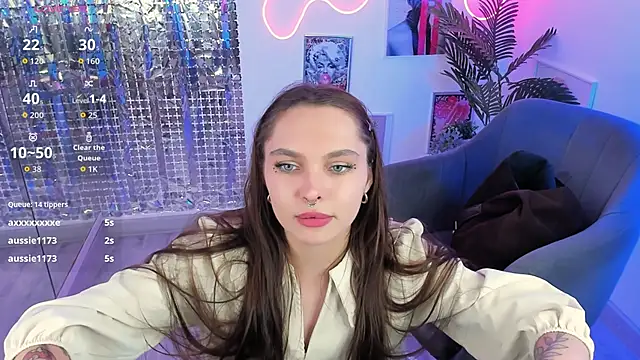 ChloeSunny live cam on StripChat