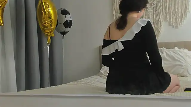Camilla_Rowen live cam on StripChat