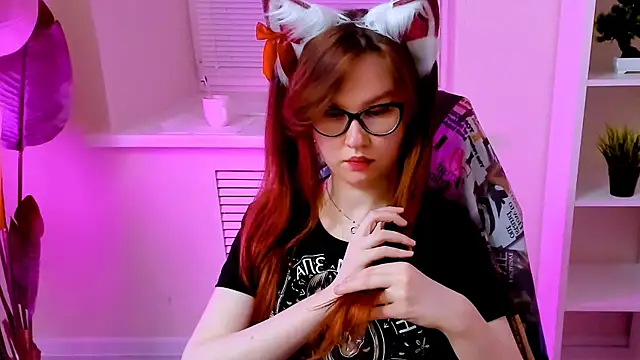 CarolGiggly live sex cam