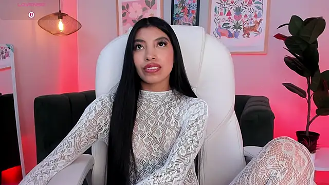 Tiffany_Low webcam