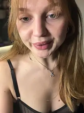 emaline_fane (F teen) - Tease boobs/Saliva on them