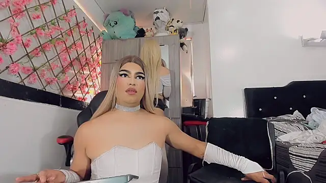 Thiara_veky_ webcam
