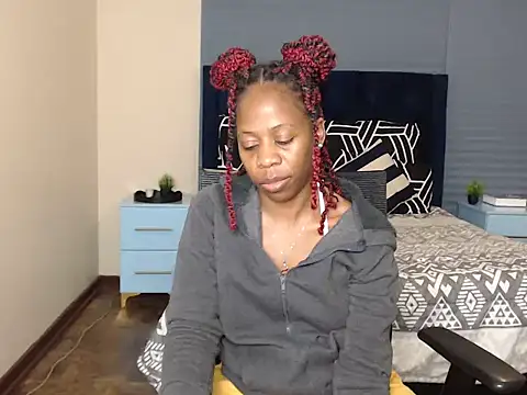 QUEENMANDYY webcam