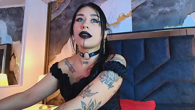 SusanVilla live cam on StripChat