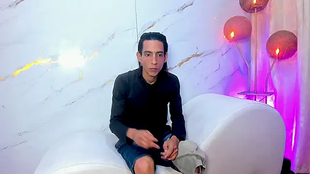 AmazingOrgasm webcam