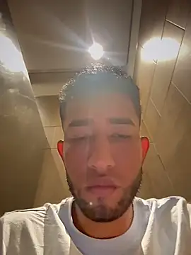liam_bronw live cam on StripChat