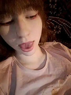 Yoonhee_ki live cam on StripChat