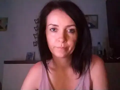 JenniferAlone webcam