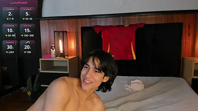 Cheys_Mast live sex cam