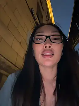 trytomakememoam webcam
