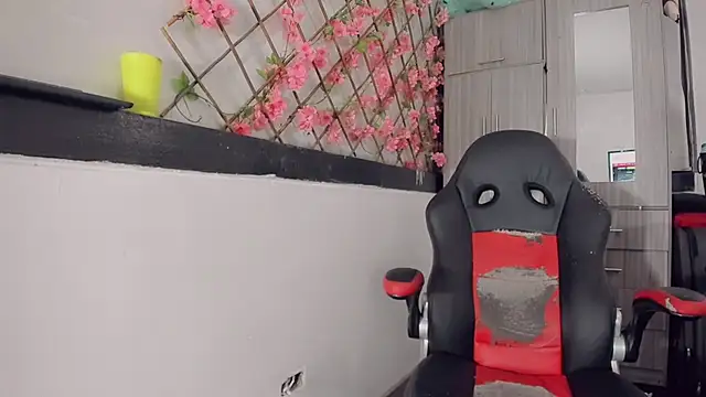 Thiara_veky_ webcam