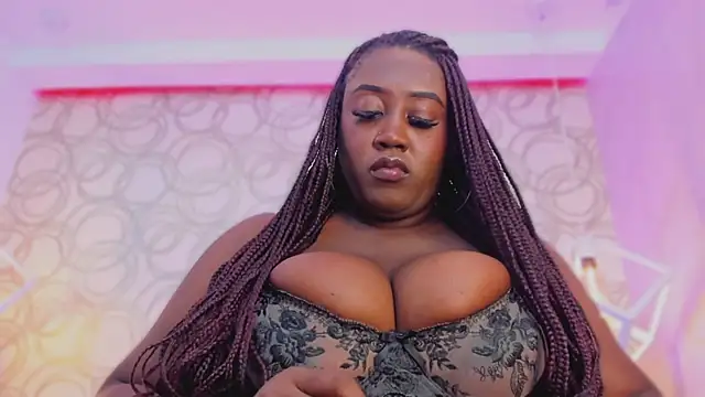 ShaniaBrownn webcam
