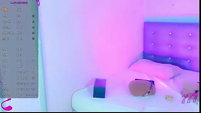 malahya_ live cam on StripChat