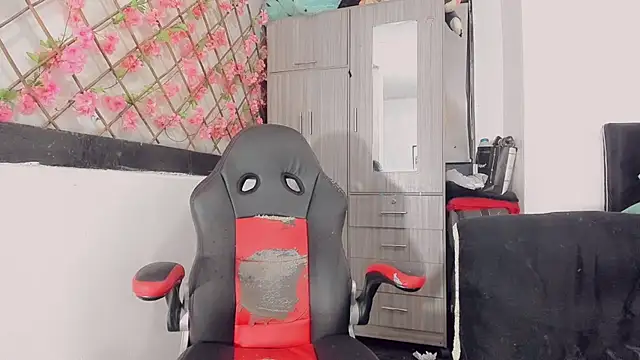 Thiara_veky_ webcam