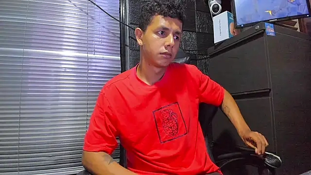 boy_bigcock24cm webcam