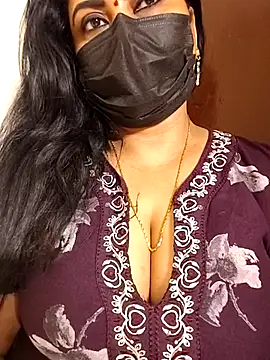 Anushka_flower live cam on StripChat