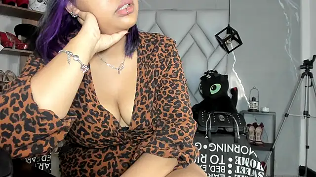 MirandaHaguen live cam on StripChat