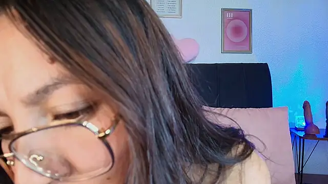 samm_curvy webcam