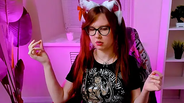 CarolGiggly webcam