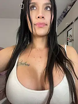 emmily_19 (F young) - NAKED AND BIGG SQUIRTT