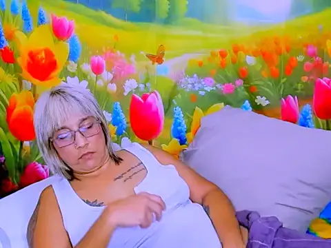 indianroxy webcam