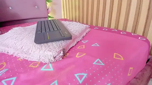 lovely__kiss__ webcam