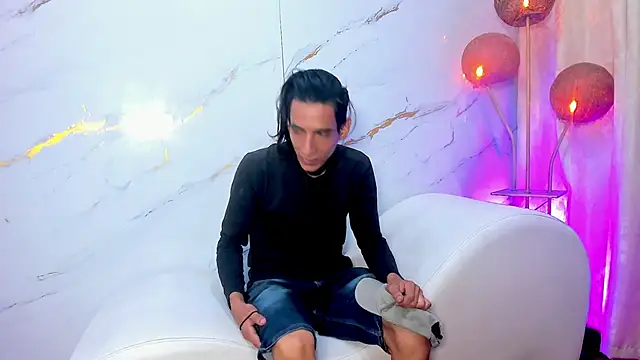 AmazingOrgasm webcam