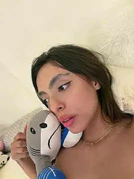 ZaraLuuv webcam