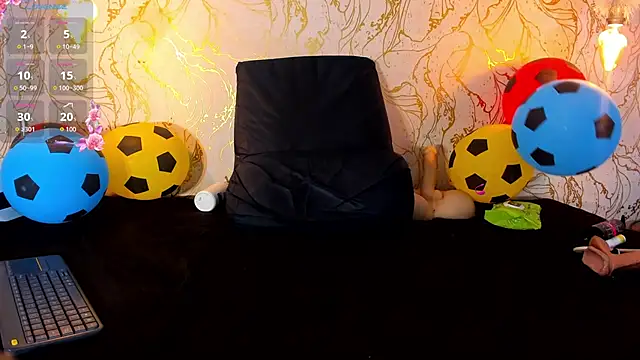 NAOMY_COOPER webcam