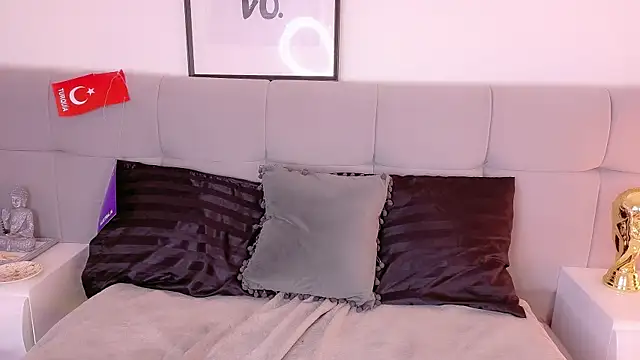 Nicolee_Saint webcam