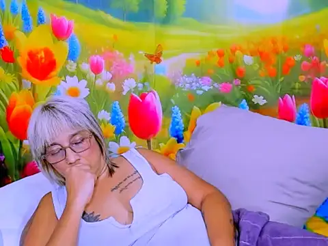 indianroxy webcam