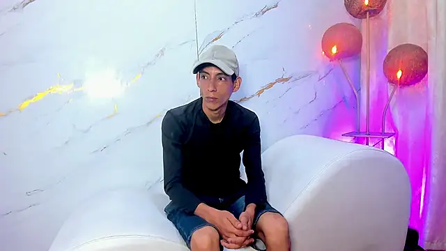 AmazingOrgasm webcam