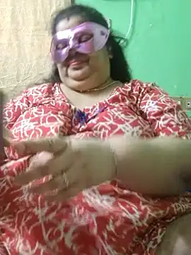 tamilthanushri (F milf) - New toys