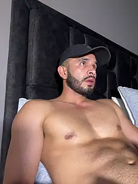 Jacksonfranco live cam on StripChat