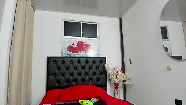 pinky_f00x live cam on StripChat
