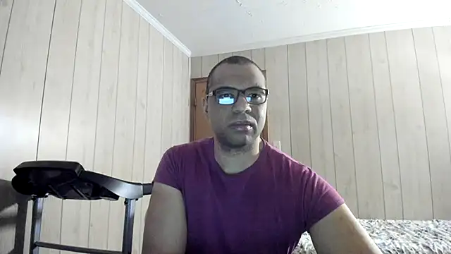 NaturalBeautyQueen webcam