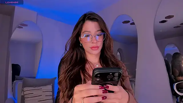 GiannaWatson live cam on StripChat