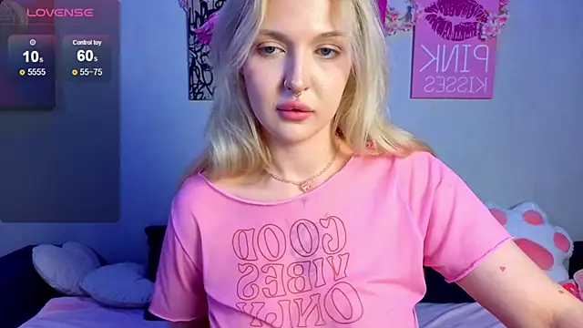 BlondieSummer webcam