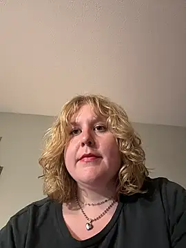 heyheyitssage live cam on StripChat