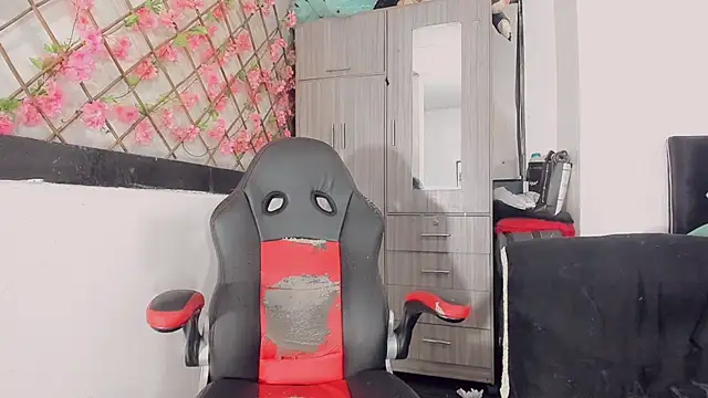 Thiara_veky_ webcam