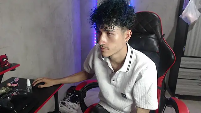 johnny_cagee_ - Johnny_cagee_'s free webcam - UK Sex Cams