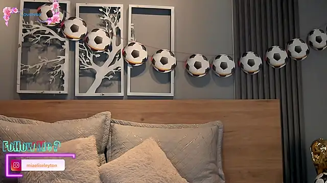 Elise-Leyton webcam
